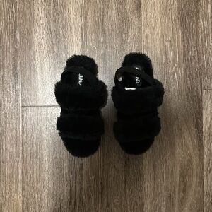 Faux fur sandals